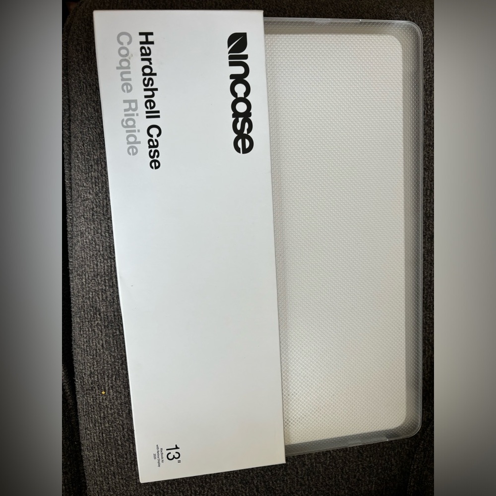 Incase Hardshell Clear Case for MacBook Air 13”